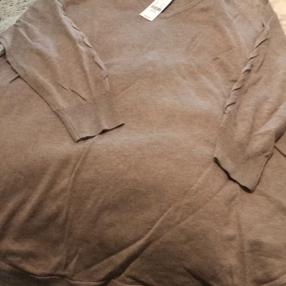 Tops - Picture 3 of 3
